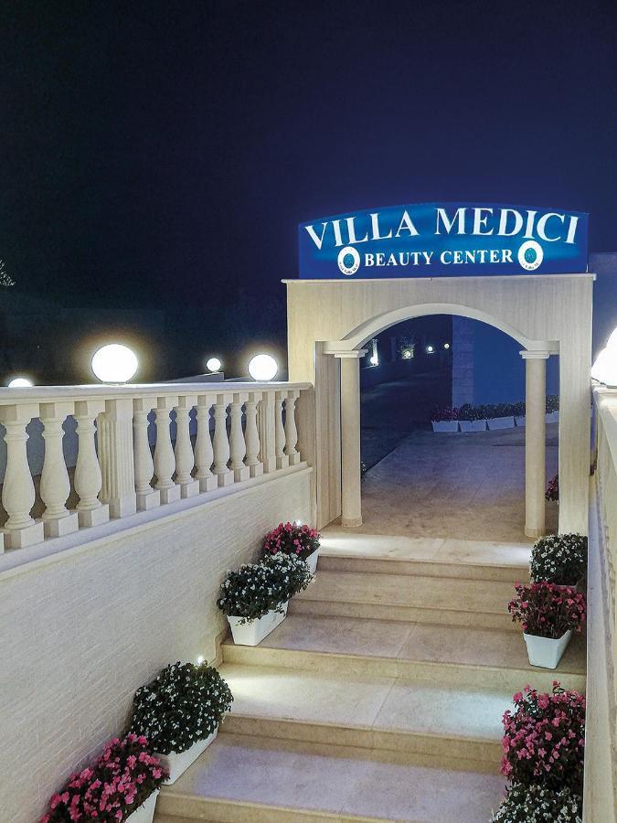 HOTEL VILLA MEDICI ROCCA SAN GIOVANNI 4 Olaszorsz g HUF 49749