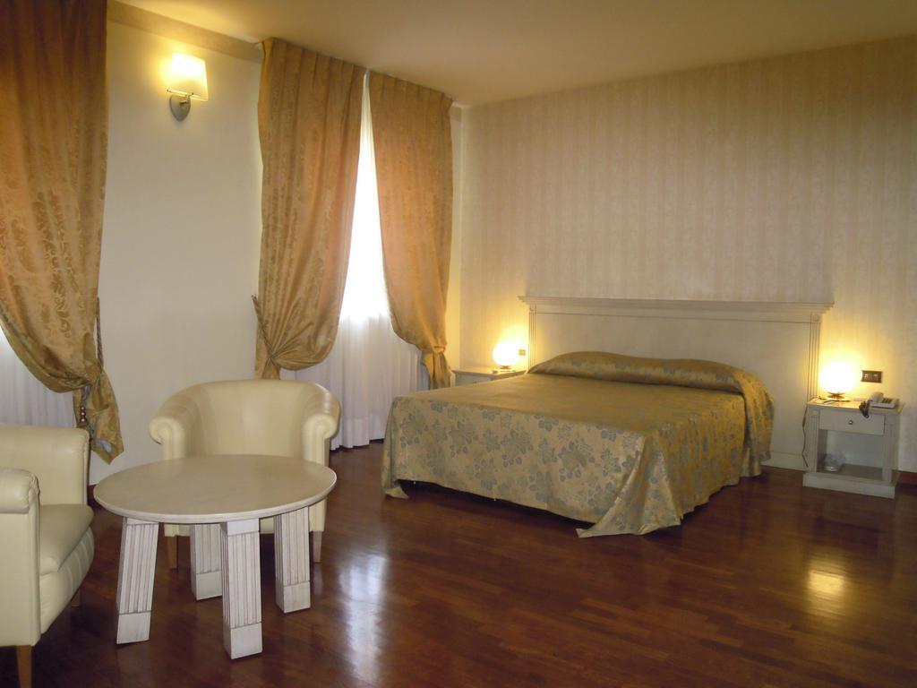 Hotel Villa Medici Rocca San Giovanni Kültér fotó